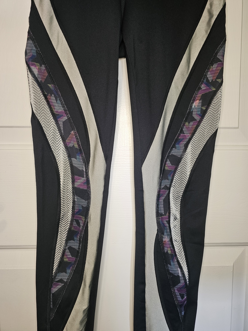 FILA Black Leggings with Gray Panels and Purple Mesh Accents Women's Sz S - Picture 3 of 10